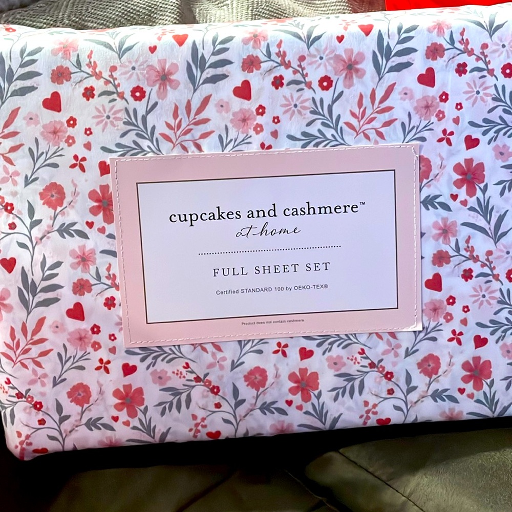Cupcakes and cashmere sheet set full